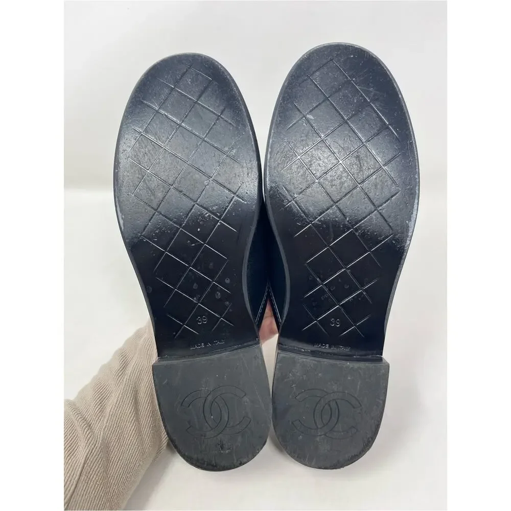 Chanel CC Turnlock Foldover Quilted Mule Slip On Black Leather Flat size 39 EU
